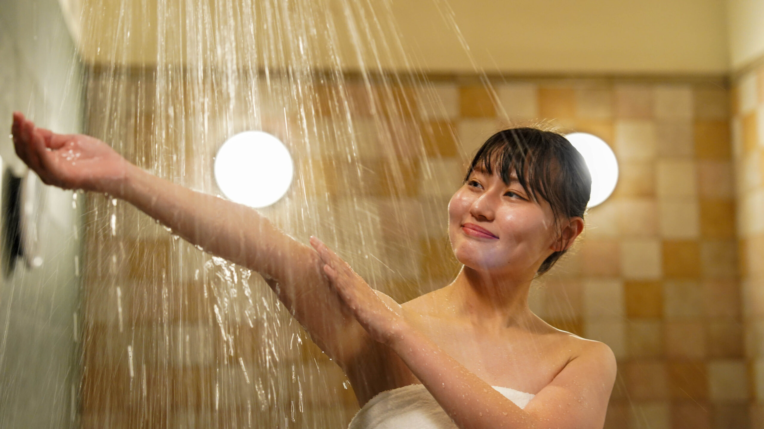 冷水風呂に入る前は必ずシャワーで汗を流す